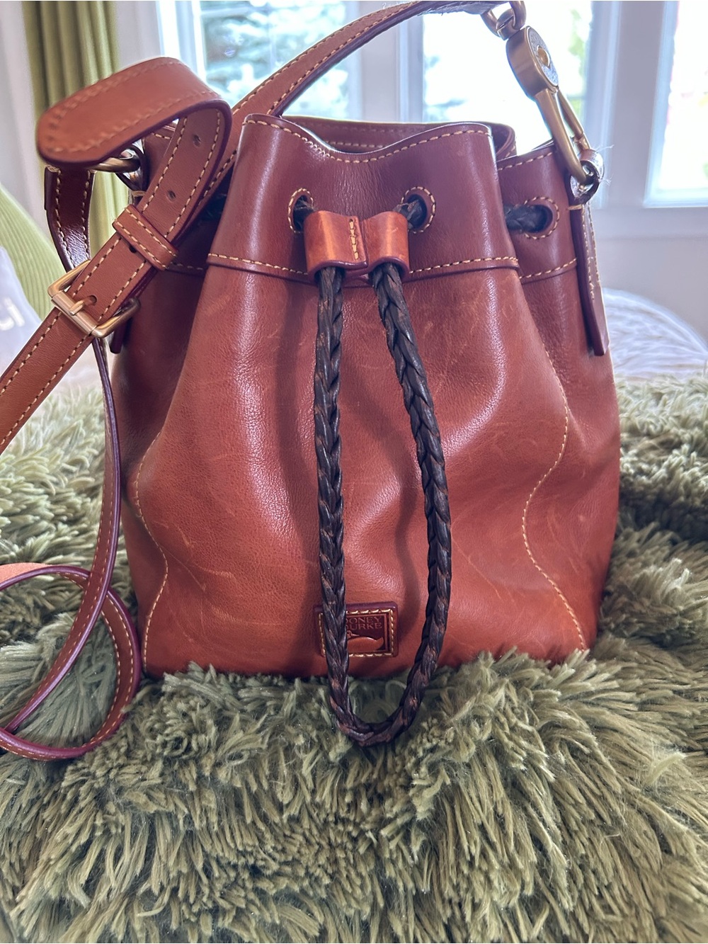 Vintage Dooney & Bourke Saddle Brown Leather Drawstring Crossbody Bucket